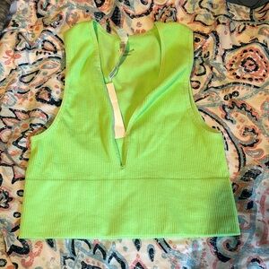 NWT Out From Under Hailey Seamless Plunging Bra Top - L